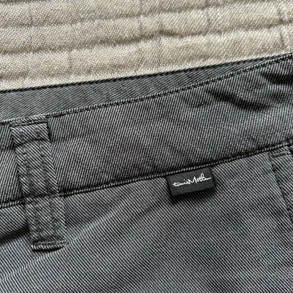 Travis Mathew Shorts size 32 - Picture 3 of 5
